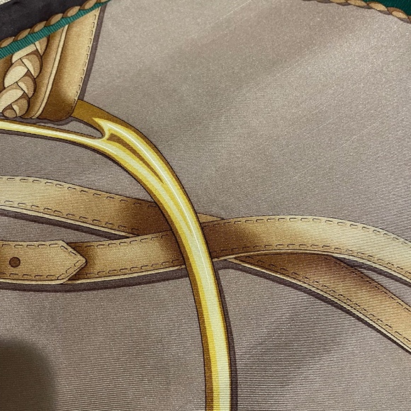 GUCCI ICONIC EQUESTRIAN HORSEBIT BROWN BEIGE GREEN SILK SCARF - Picture 9 of 9